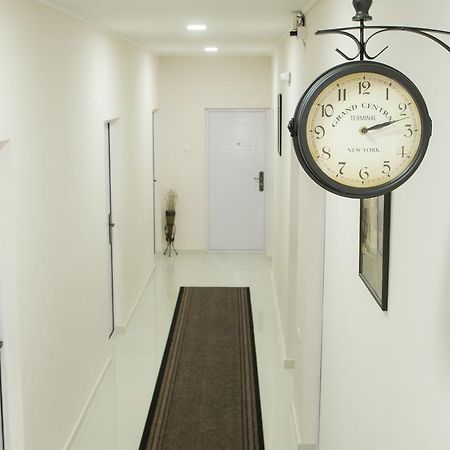 Guest House Centar Lux Becicherecul Mare Exterior foto