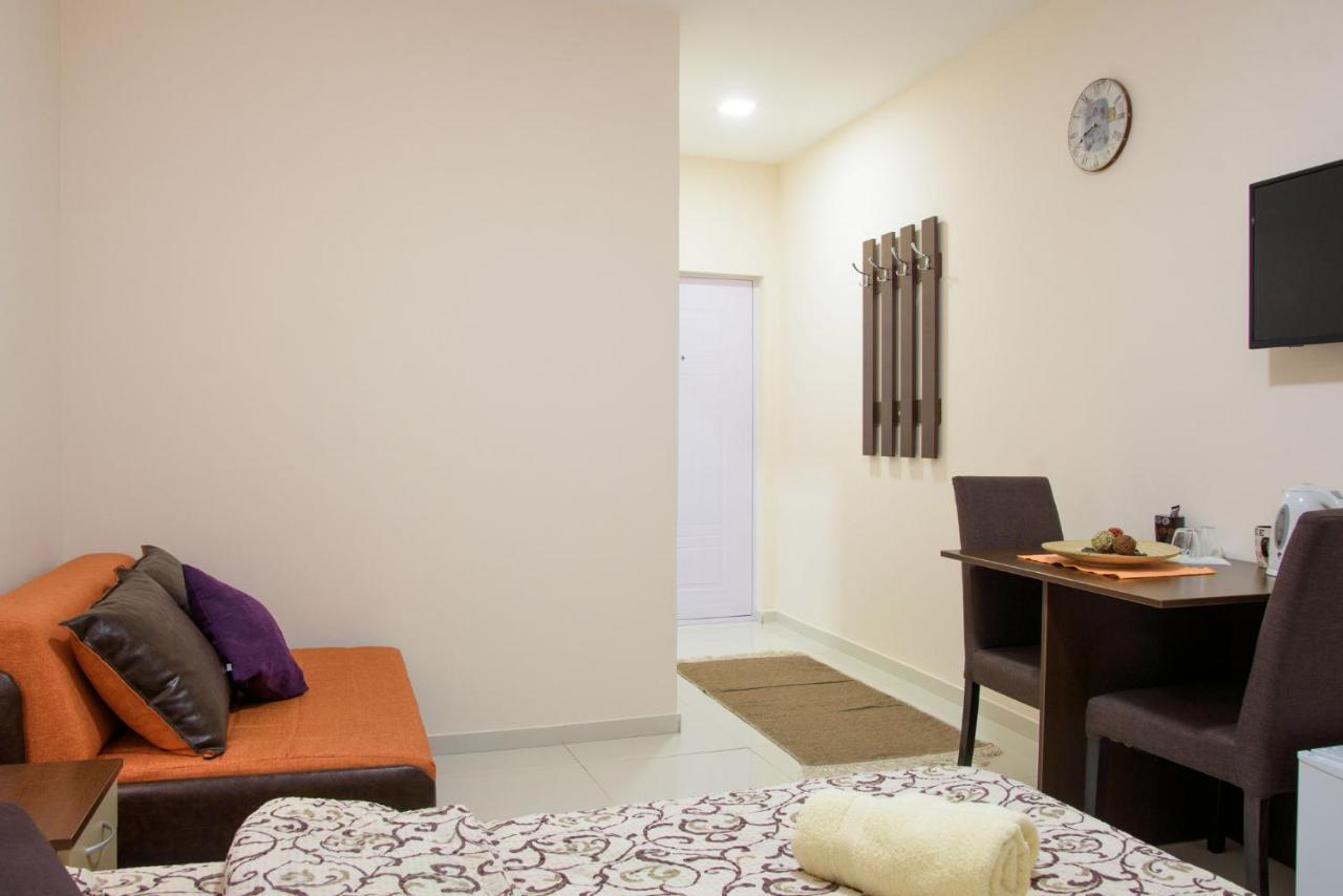 Guest House Centar Lux Becicherecul Mare Exterior foto