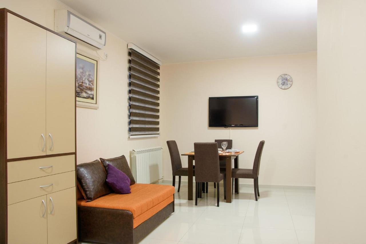 Guest House Centar Lux Becicherecul Mare Exterior foto