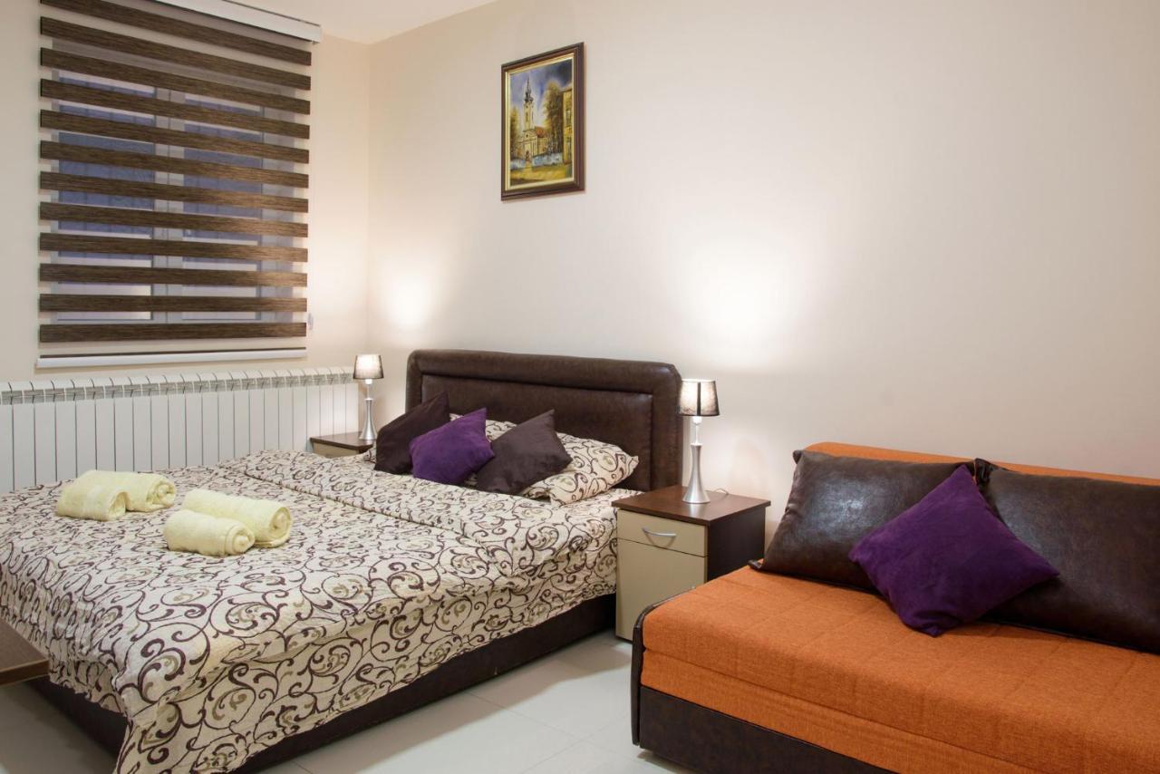Guest House Centar Lux Becicherecul Mare Exterior foto